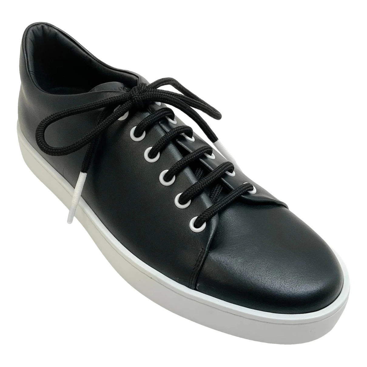Pre-owned Manolo Blahnik Leather Trainers In Black