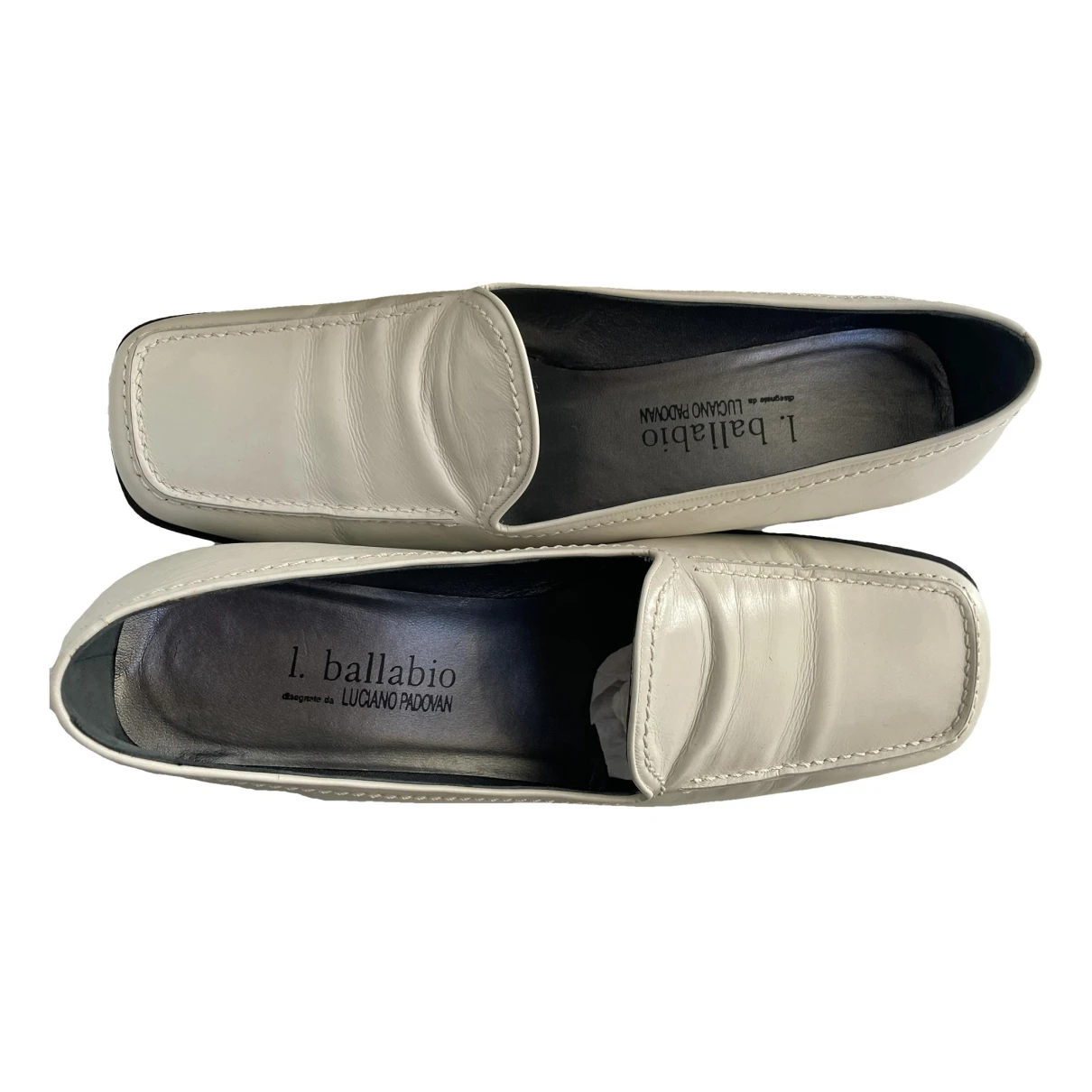 Pre-owned Luciano Padovan Leather Flats In White