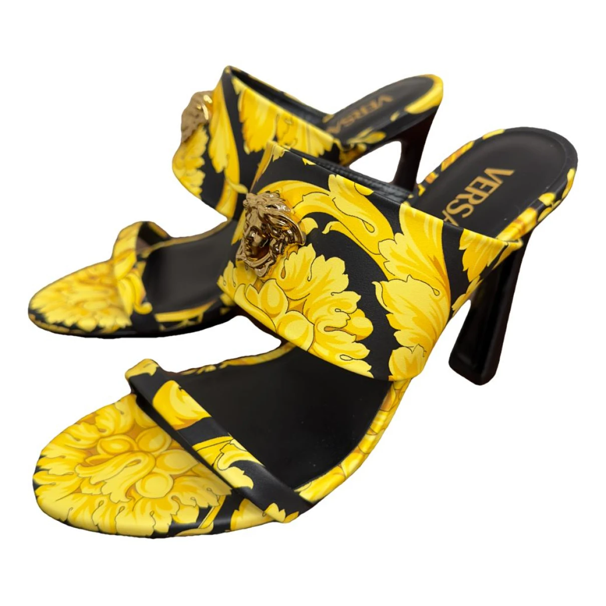 Pre-owned Versace Leather Heels In Yellow