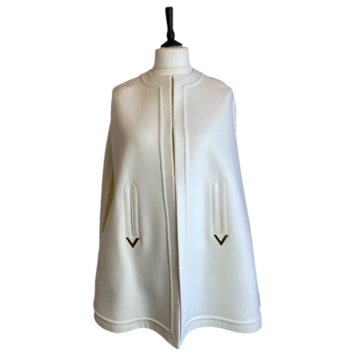 Pre-owned Valentino Wool Coat In White