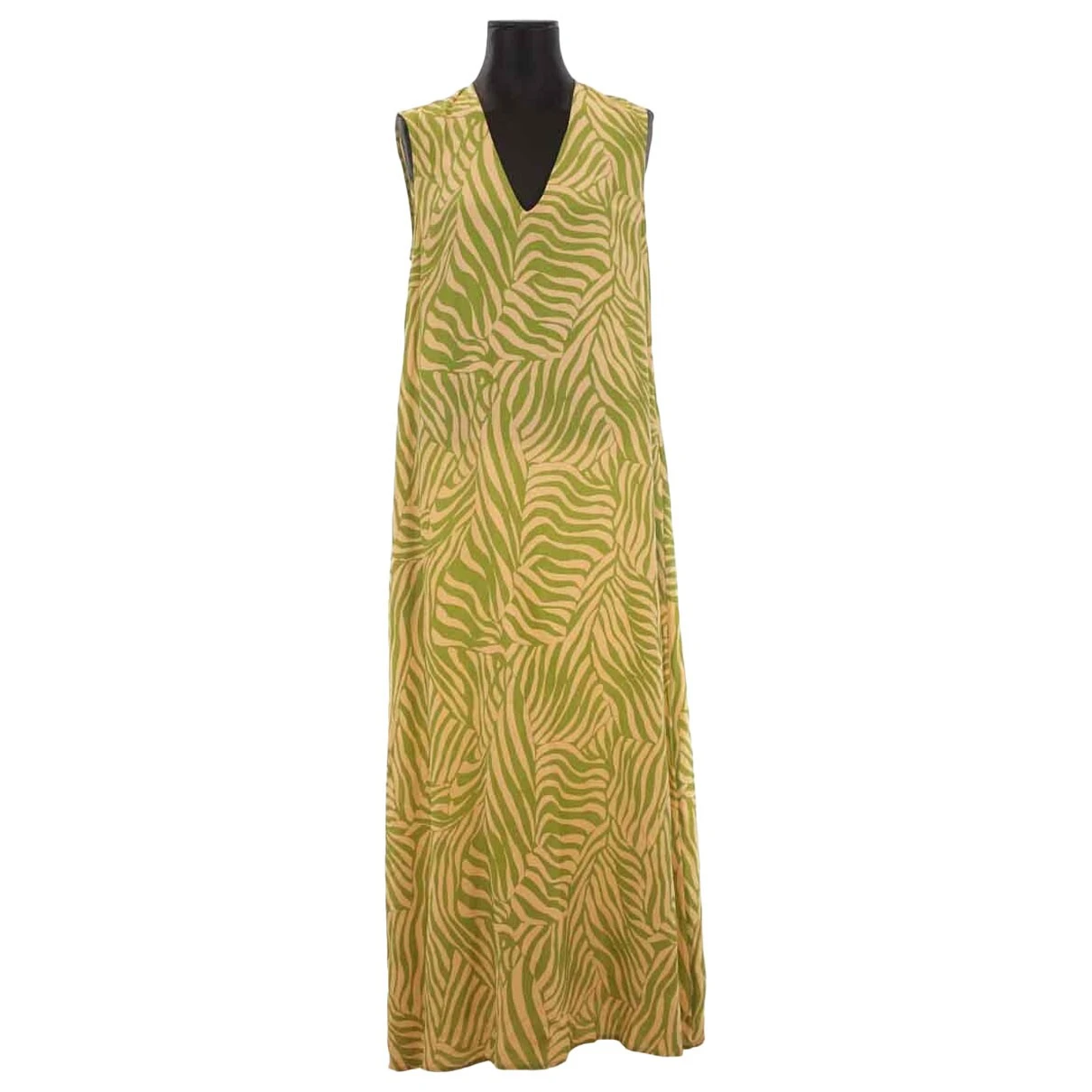Pre-owned Attic And Barn Maxi Dress In Green