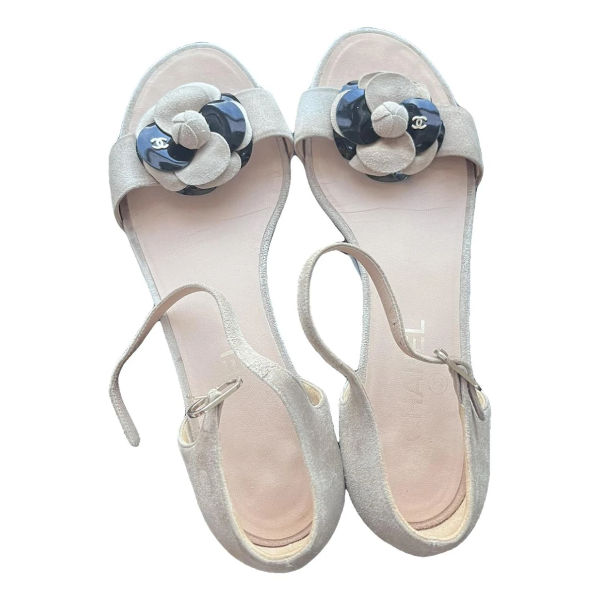 Pre-owned Chanel Sandals In Beige