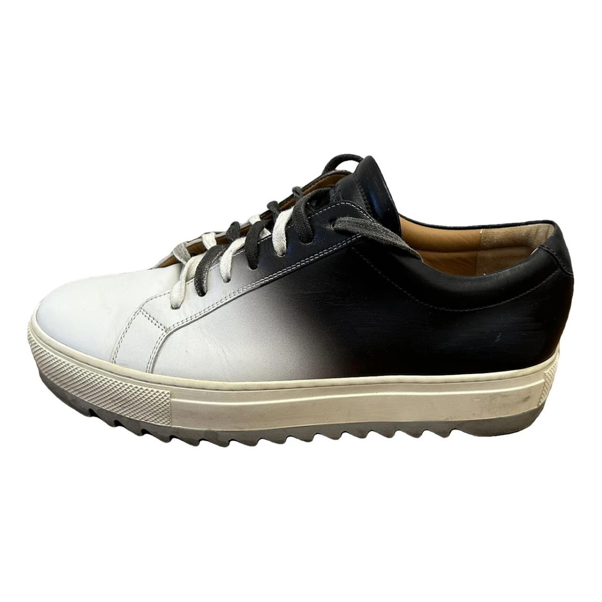 Pre-owned Ferragamo Leather Low Trainers In White