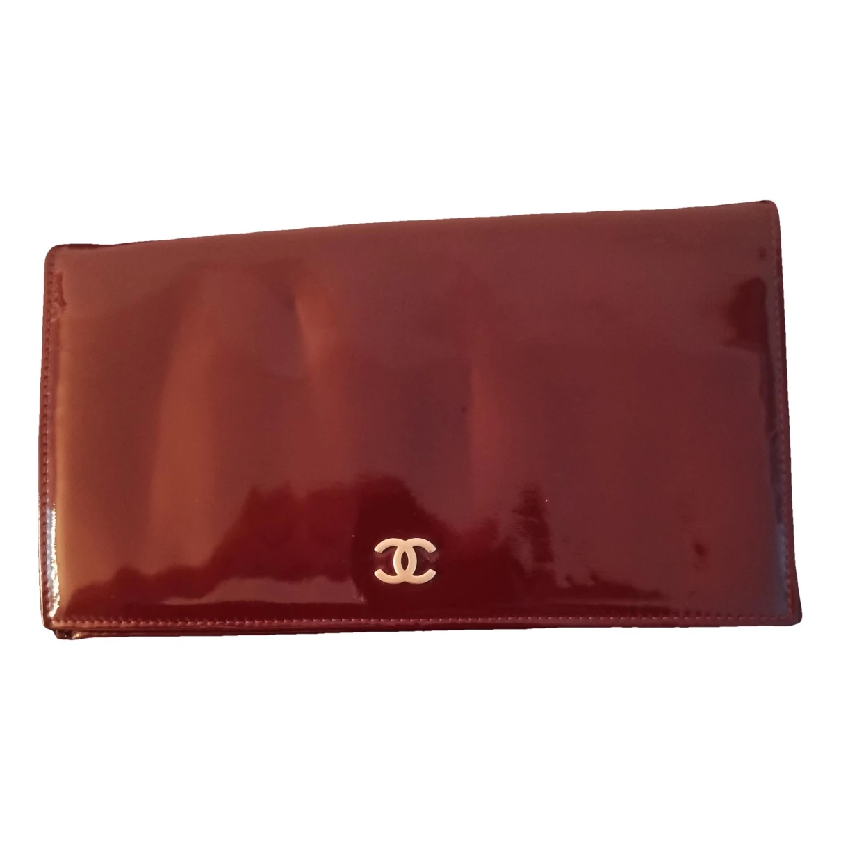 Pre-owned Chanel Timeless/classique Patent Leather Clutch In Burgundy
