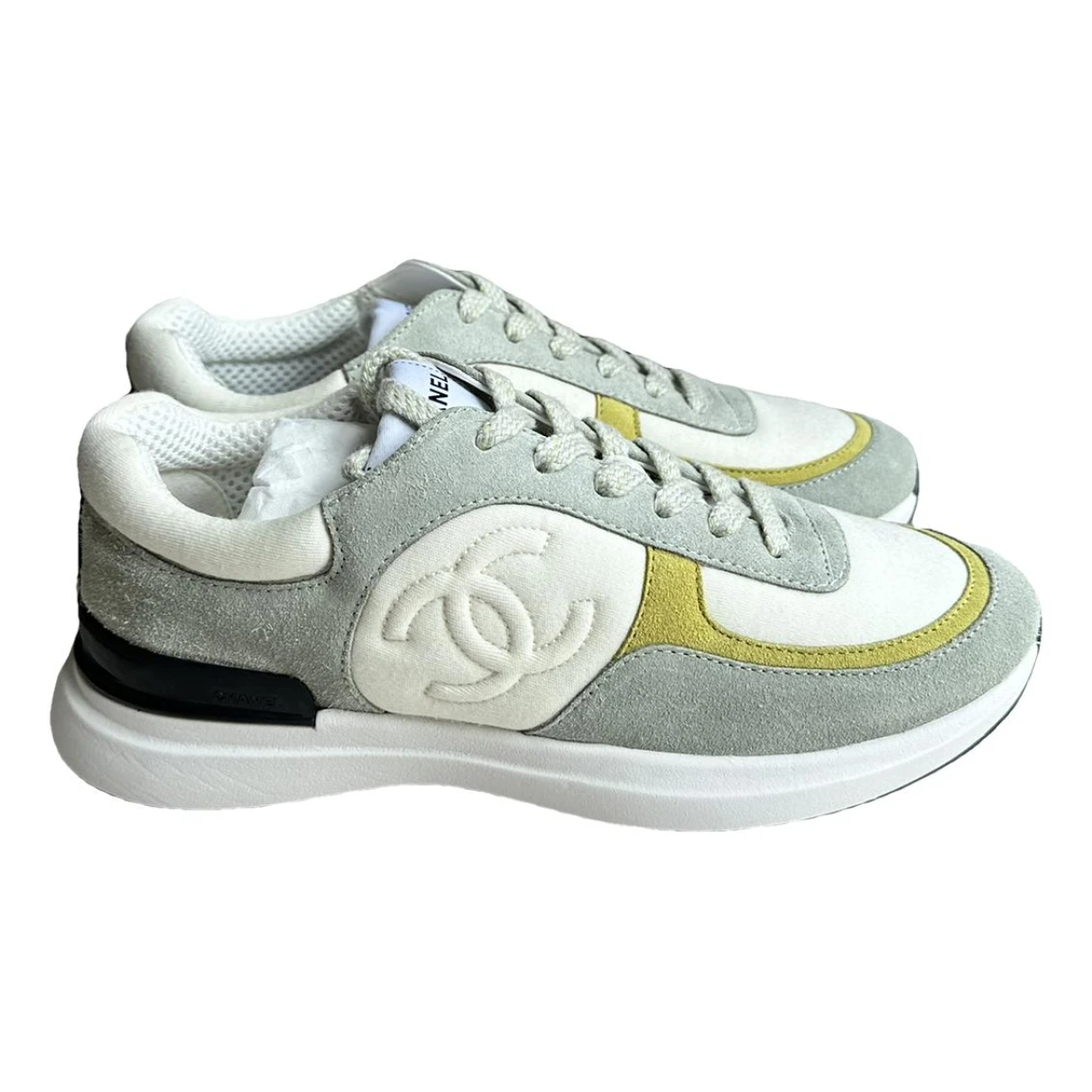 Pre-owned Chanel Cloth Trainers In Green