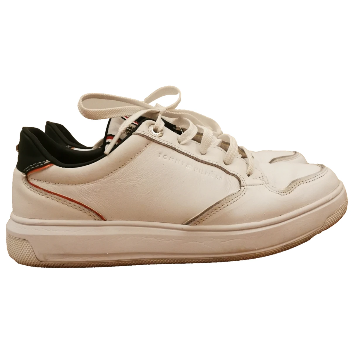 Pre-owned Tommy Hilfiger Vegan Leather Trainers In White