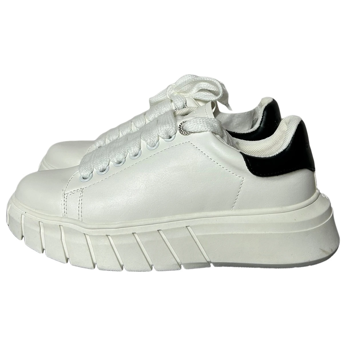 Pre-owned Gaelle Paris Leather Trainers In White
