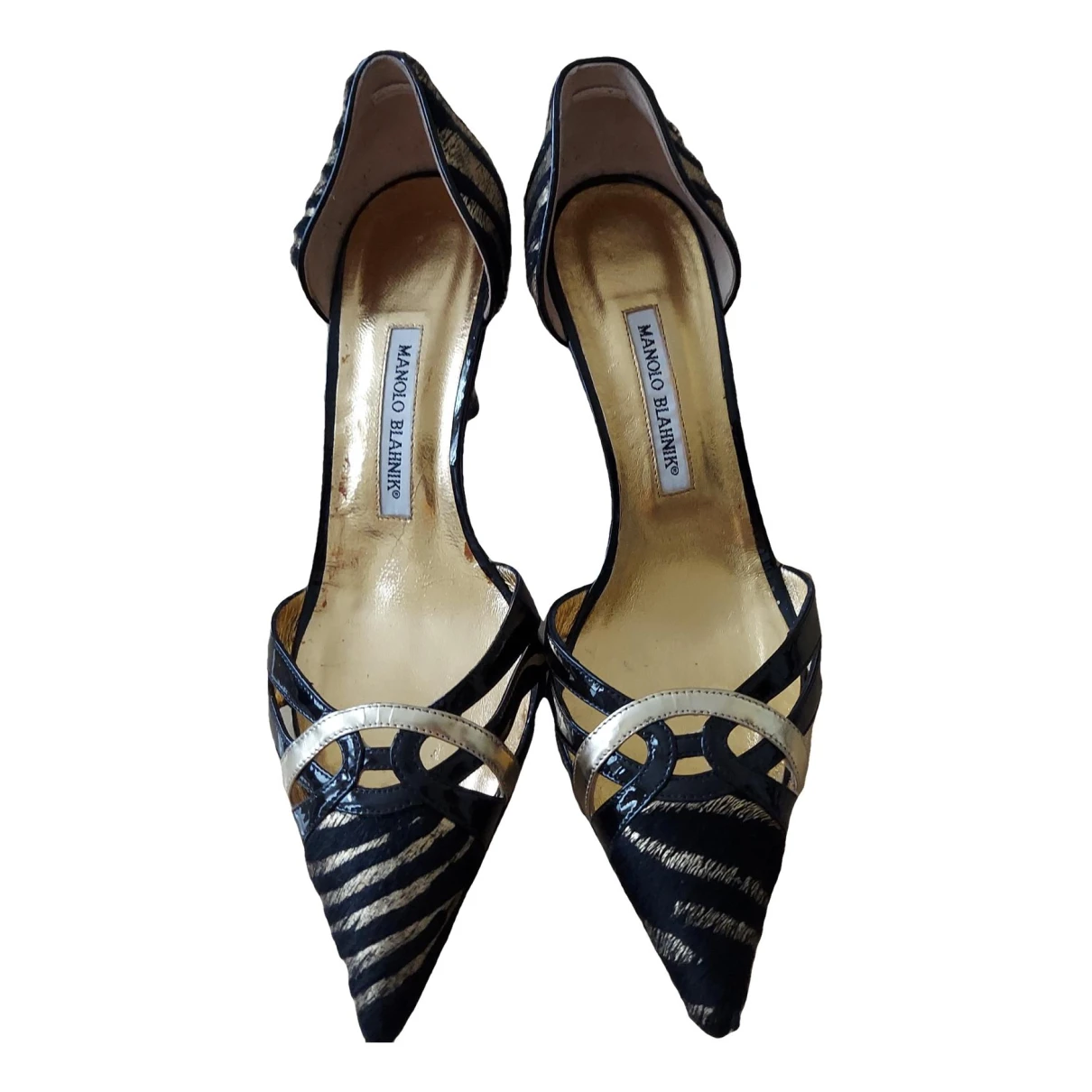 Pre-owned Manolo Blahnik Patent Leather Heels In Gold