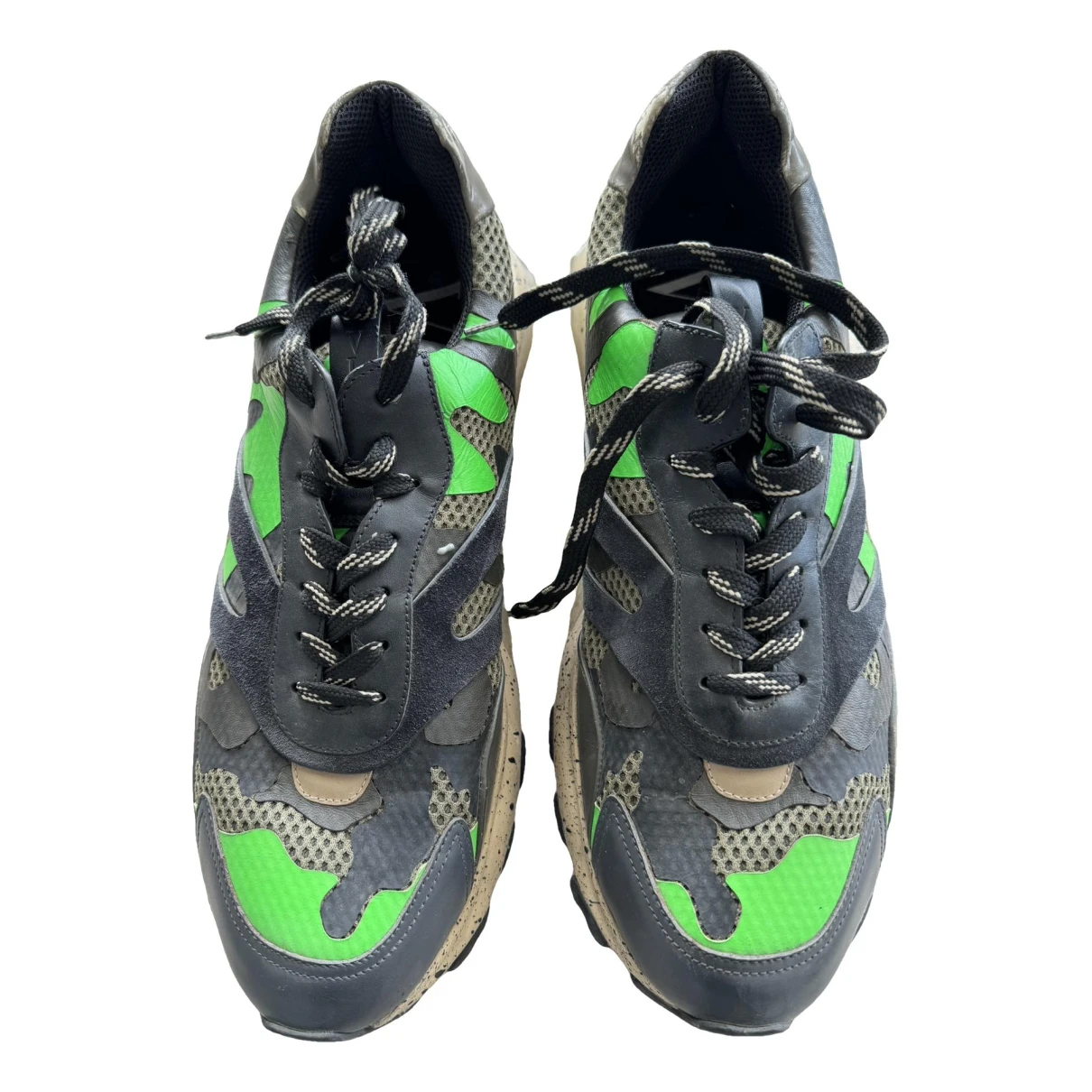 Pre-owned Valentino Garavani Leather Low Trainers In Green