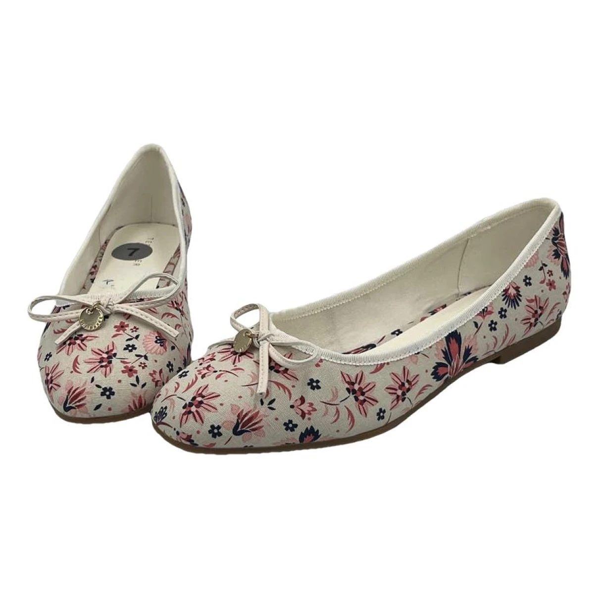 Pre-owned Ted Baker Cloth Flats In White