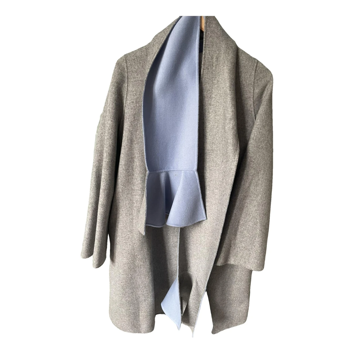 Pre-owned Carolina Herrera Cashmere Coat In Grey