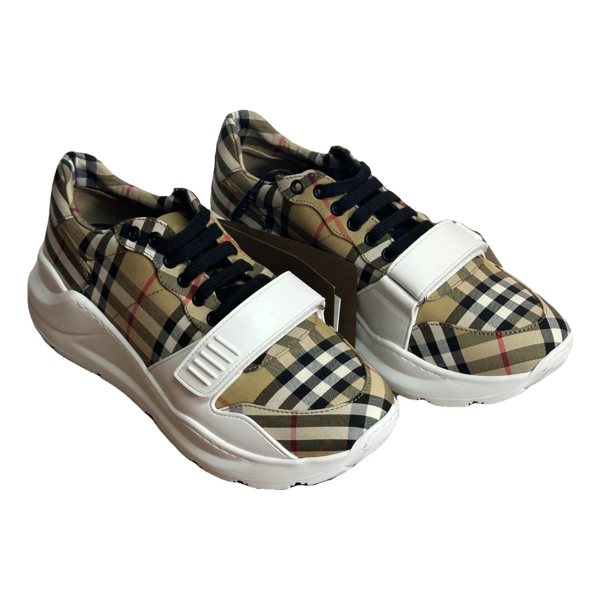Pre-owned Burberry Regis Leather Low Trainers In Beige