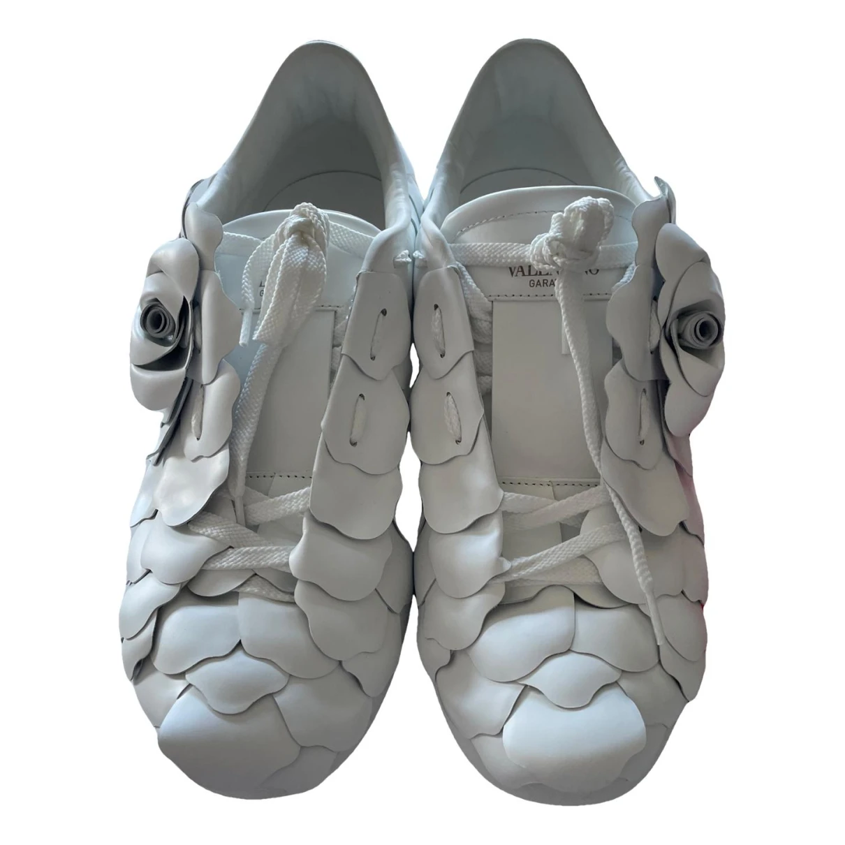 Pre-owned Valentino Garavani Leather Trainers In White