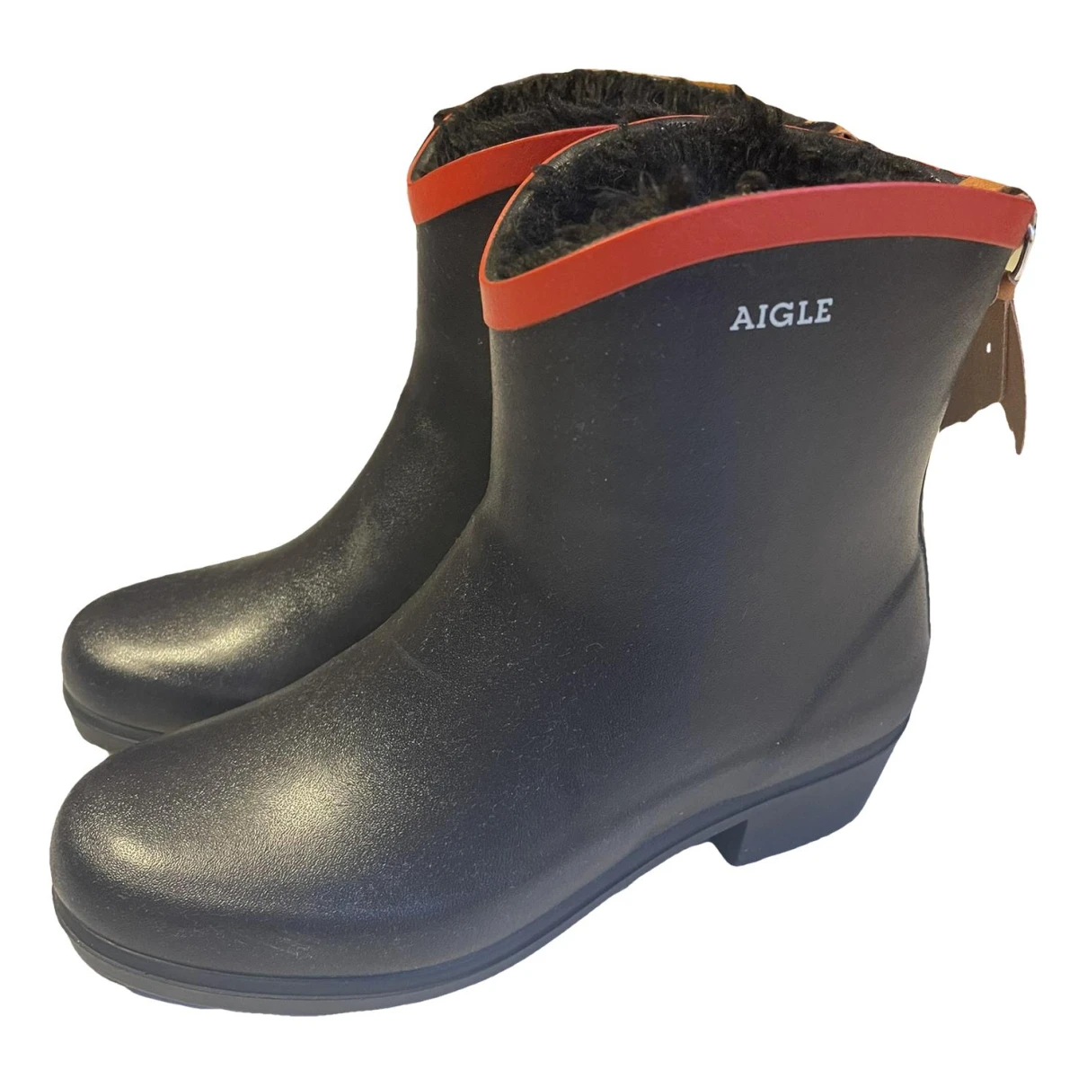 Pre-owned Aigle Snow Boots In Navy