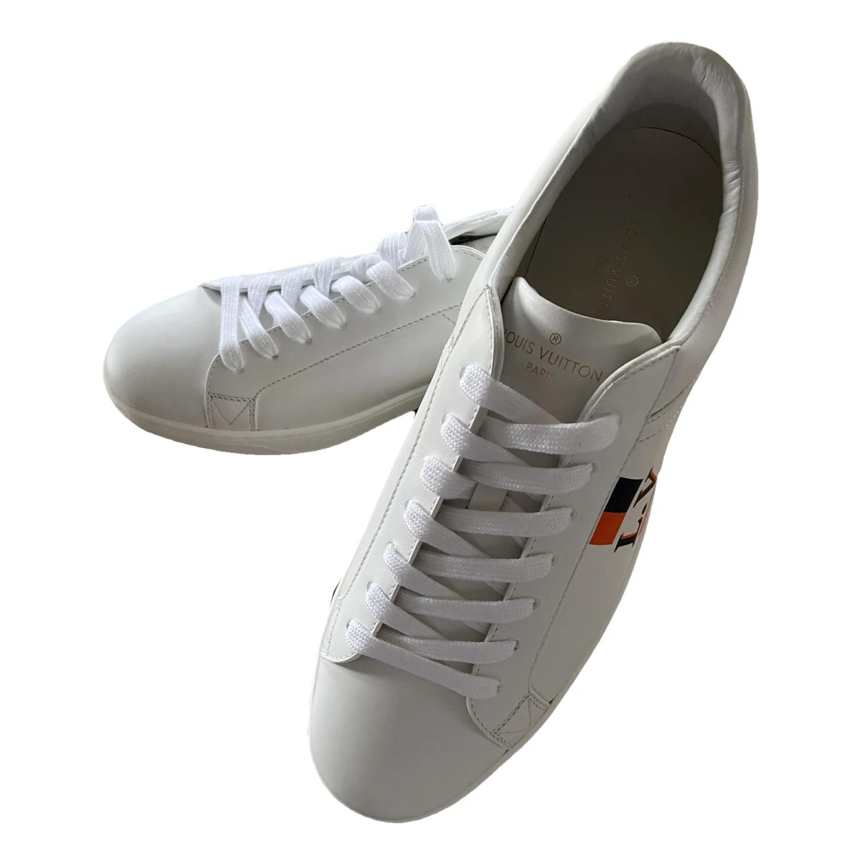 Pre-owned Louis Vuitton Luxembourg Leather Low Trainers In White