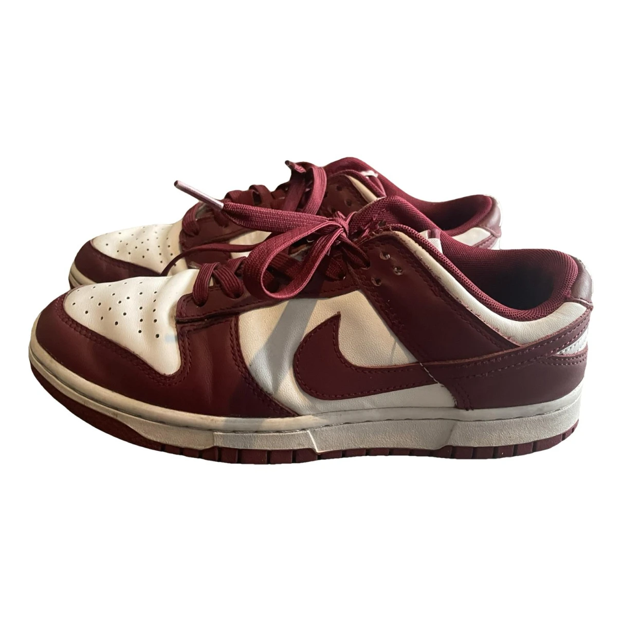 Pre-owned Nike Leather Low Trainers In Burgundy