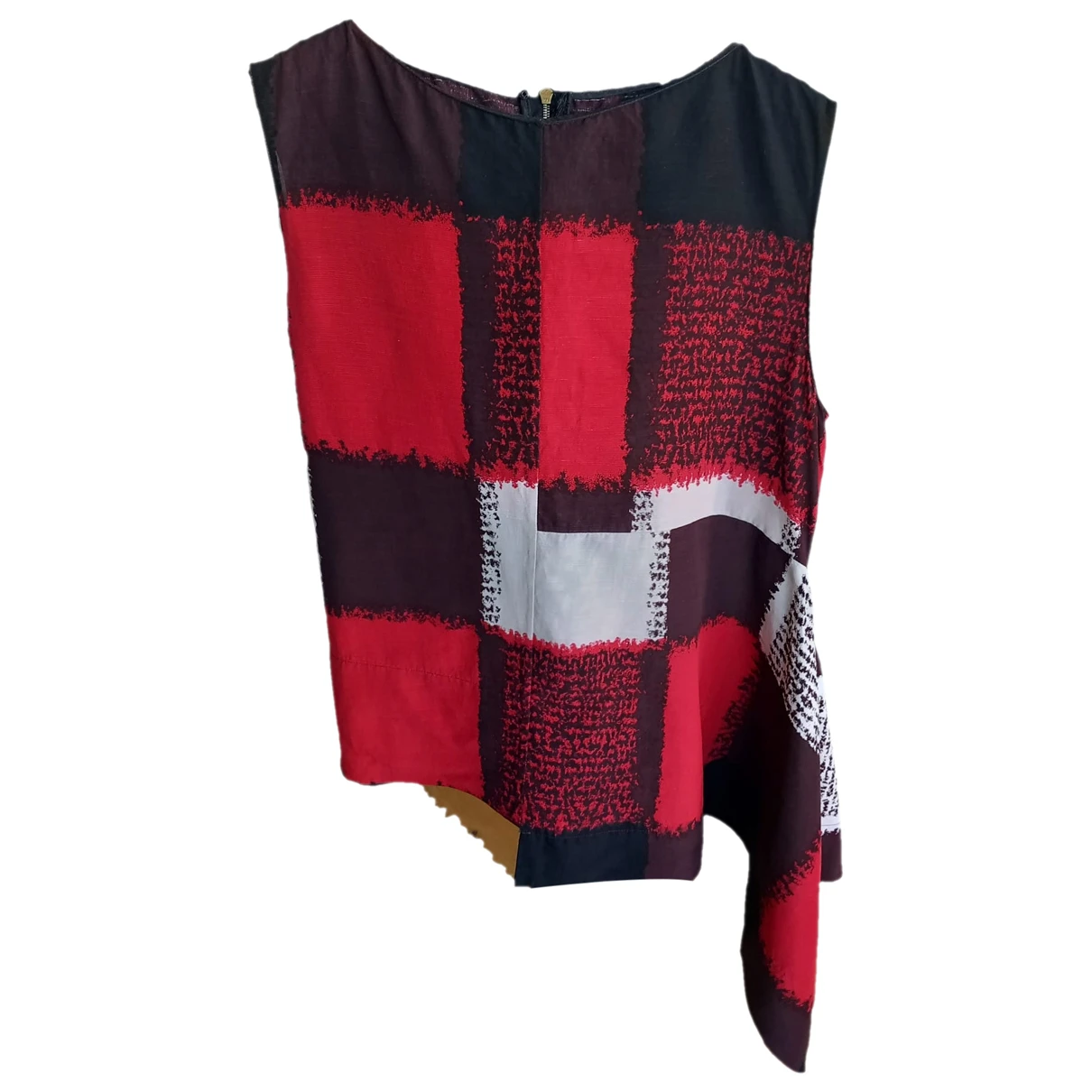 Pre-owned Marni Vest In Red