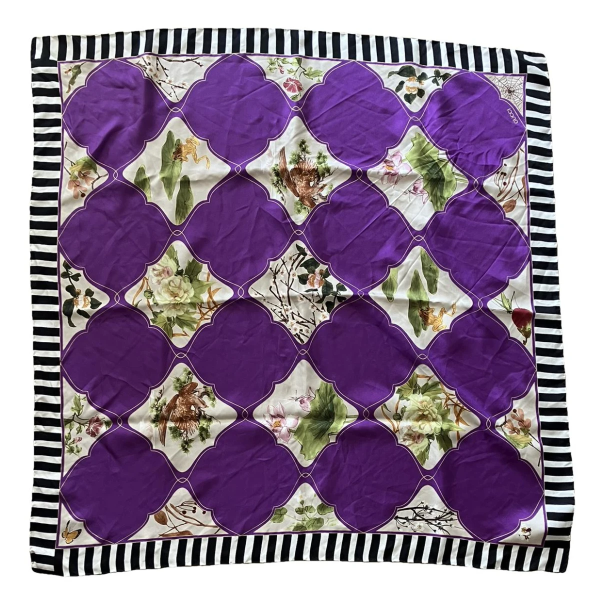 Pre-owned Gucci Silk Scarf In Purple