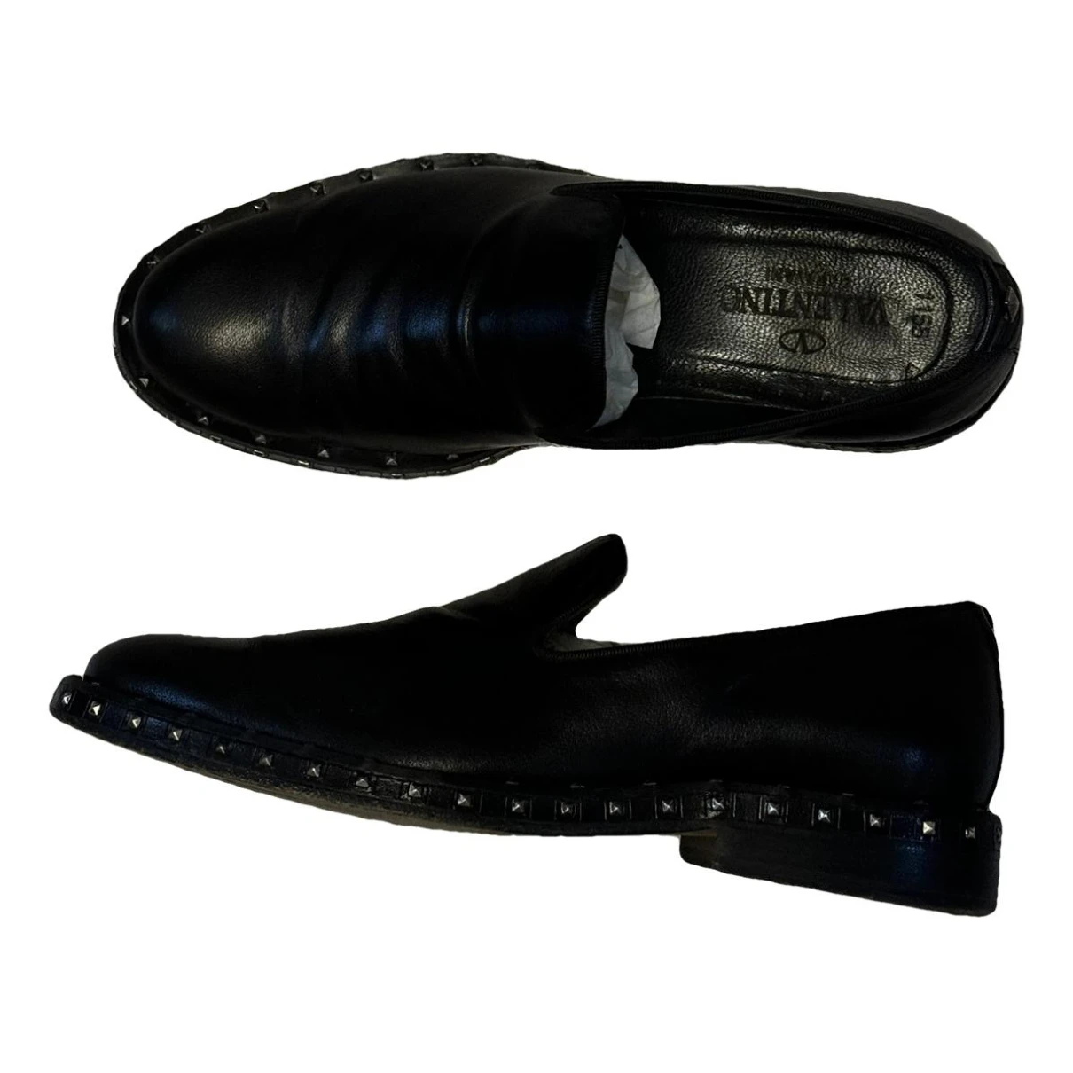 Pre-owned Valentino Garavani Leather Flats In Black