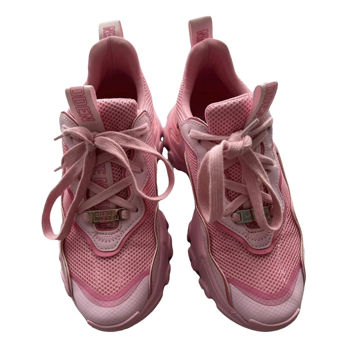 Pre-owned Steve Madden Trainers In Pink