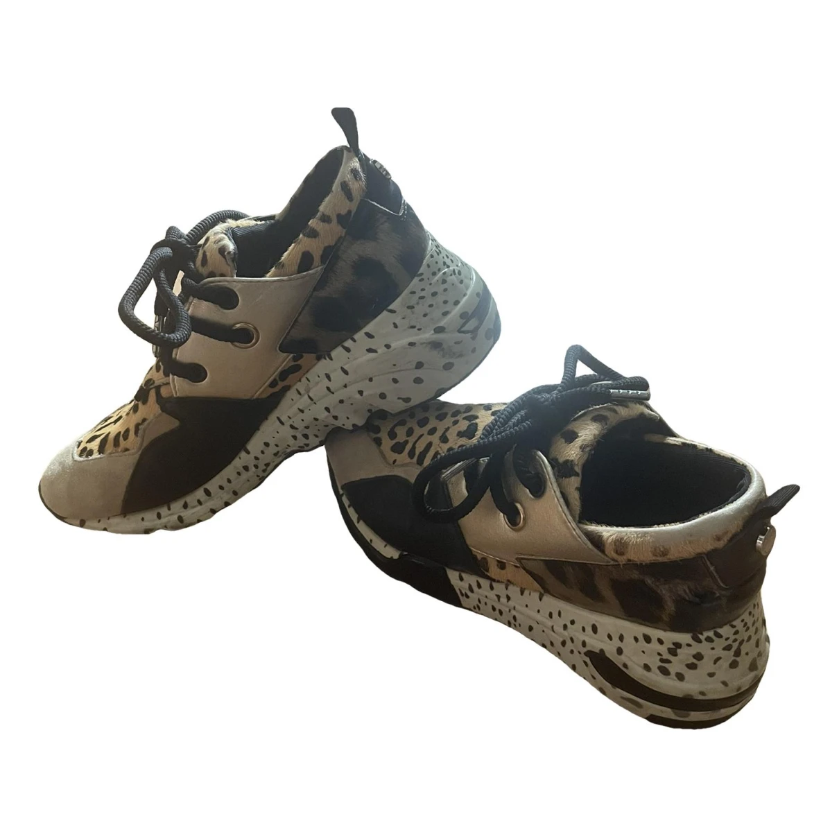 Pre-owned Steve Madden Trainers In Brown