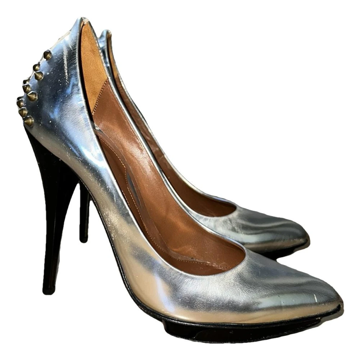 Pre-owned Mcq By Alexander Mcqueen Patent Leather Heels In Silver