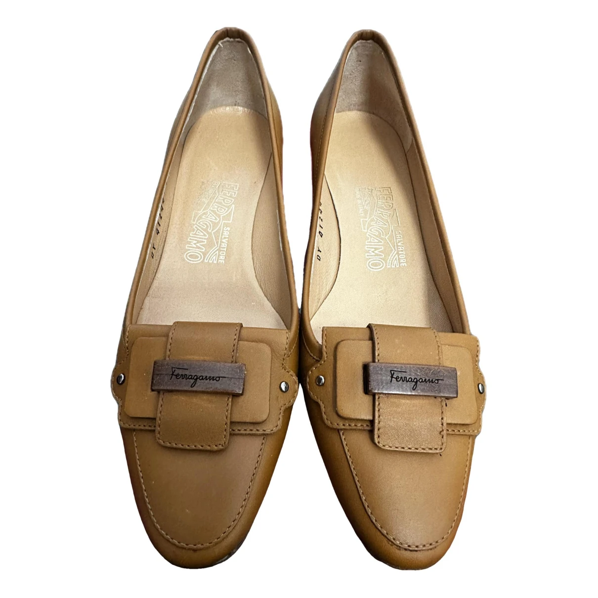 Pre-owned Ferragamo Leather Flats In Brown