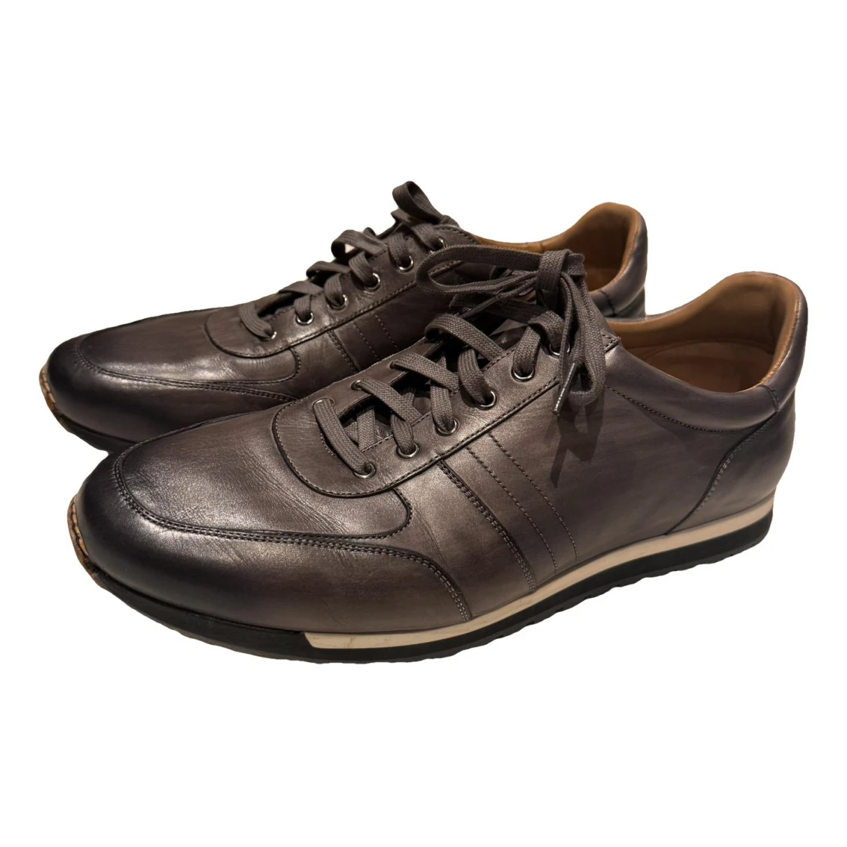 Pre-owned Magnanni Leather Low Trainers In Brown