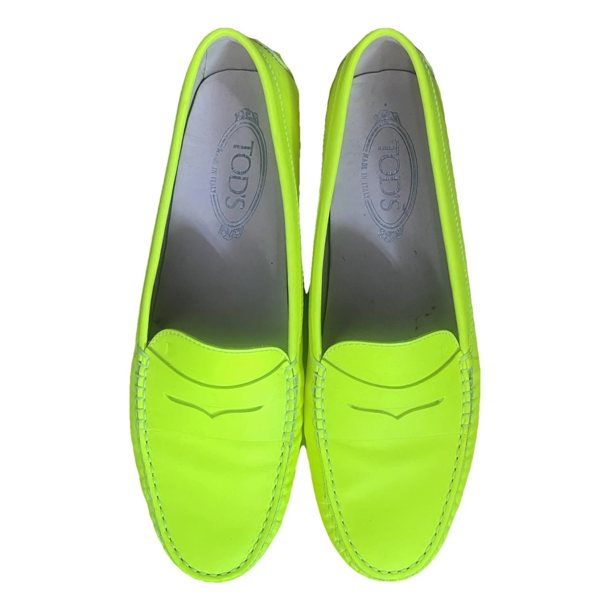 Pre-owned Tod's Gommino Leather Flats In Yellow