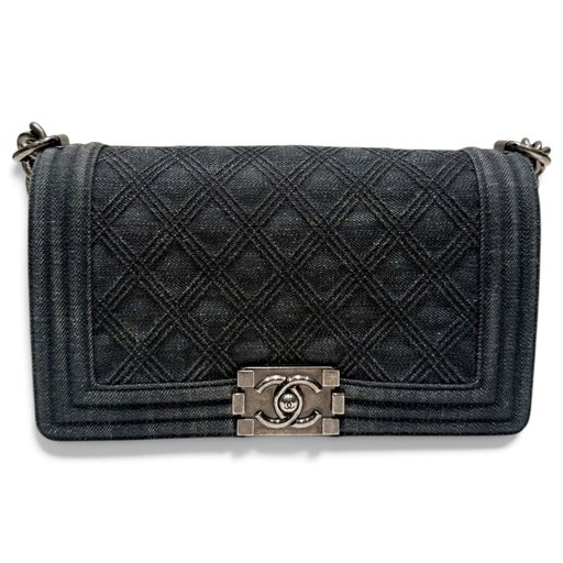 Chanel — Boy crossbody bag