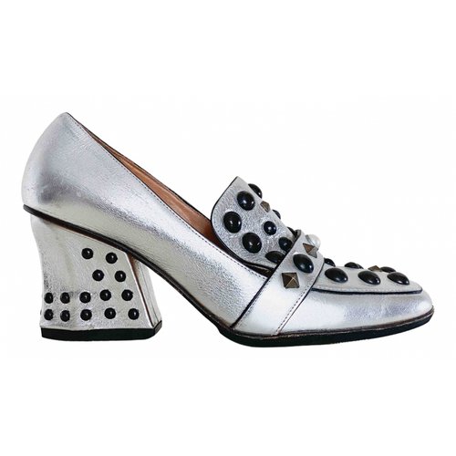 Pre-owned Coach Silver Leather Heels