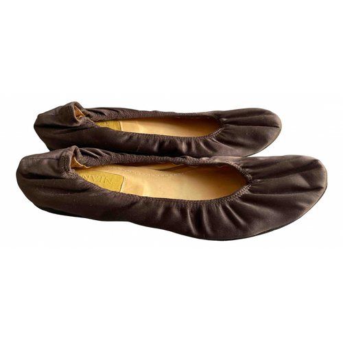 Pre-owned Lanvin Cloth Ballet Flats In Brown