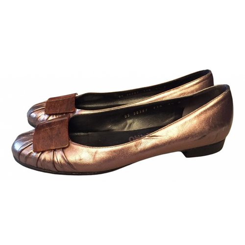 Pre-owned Ferragamo Leather Ballet Flats In Metallic
