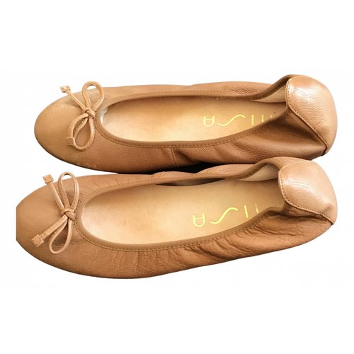 Pre-owned Unisa Leather Ballet Flats In Beige