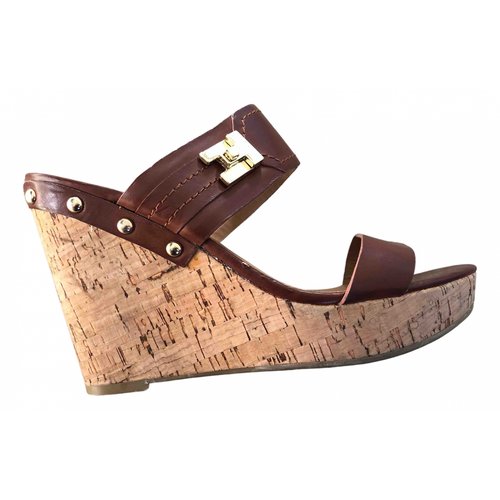 Pre-owned Tommy Hilfiger Sandals In Brown