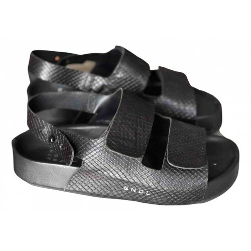 Pre-owned Leather Crown Leather Sandal In Black
