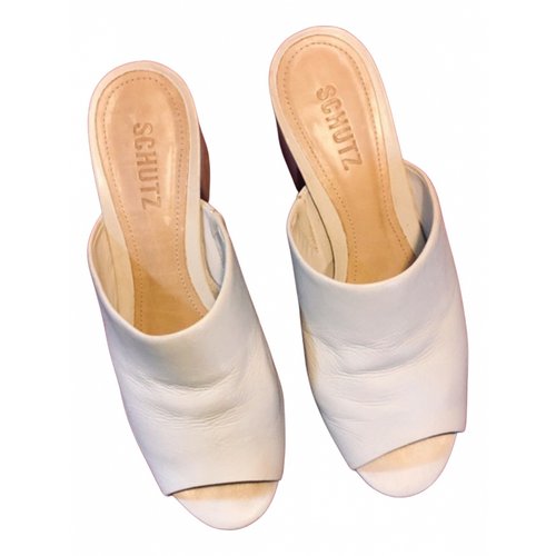 Pre-owned Schutz Leather Sandals In White