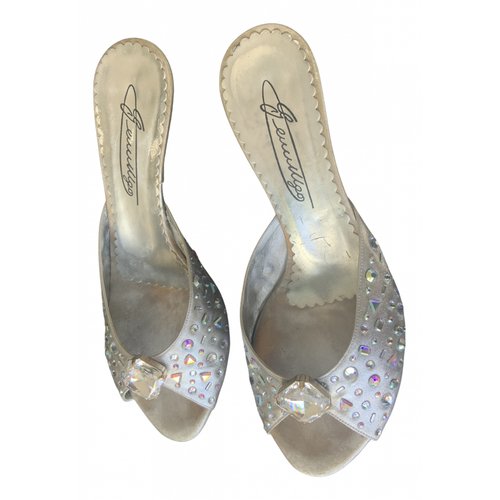 Pre-owned Genny Leather Sandals In Silver