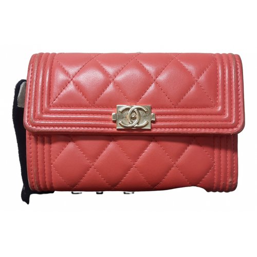 Pre-owned Chanel Boy Leather Wallet In Red