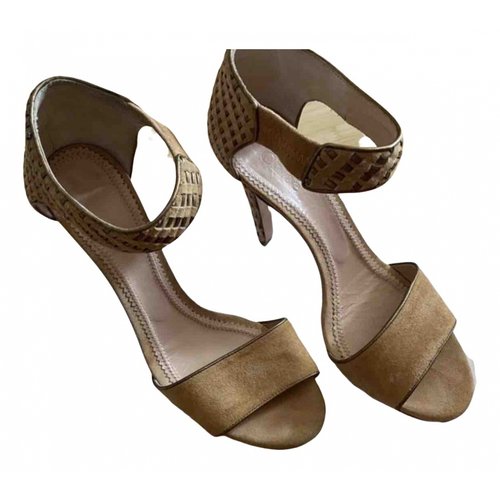 Pre-owned Chloé Leather Sandal In Camel