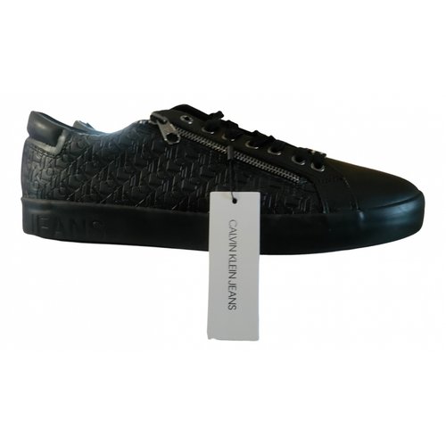 Pre-owned Calvin Klein Leather Low Trainers In Black