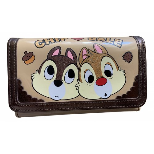 Pre-owned Disney Patent Leather Wallet In Brown