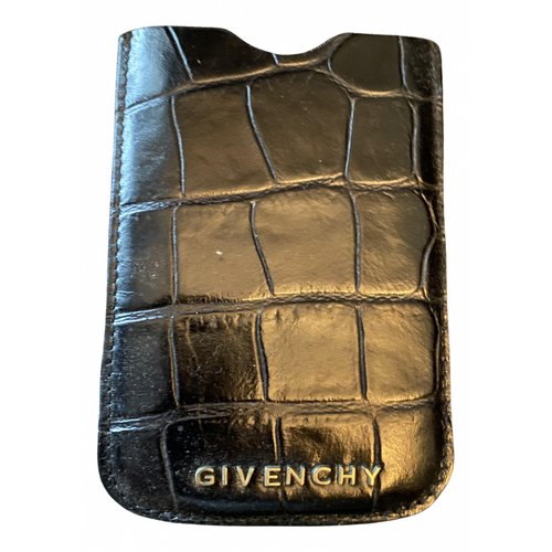 Pre-owned Givenchy Patent Leather Small Bag In Black