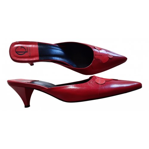 Pre-owned Guy Laroche Leather Mules In Red