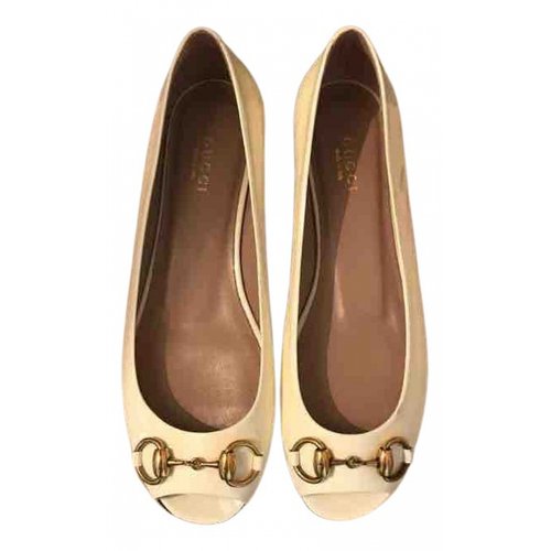 Pre-owned Gucci Patent Leather Ballet Flats In Ecru
