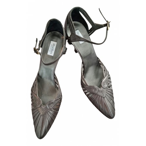 Pre-owned Max Mara Leather Sandals In Metallic