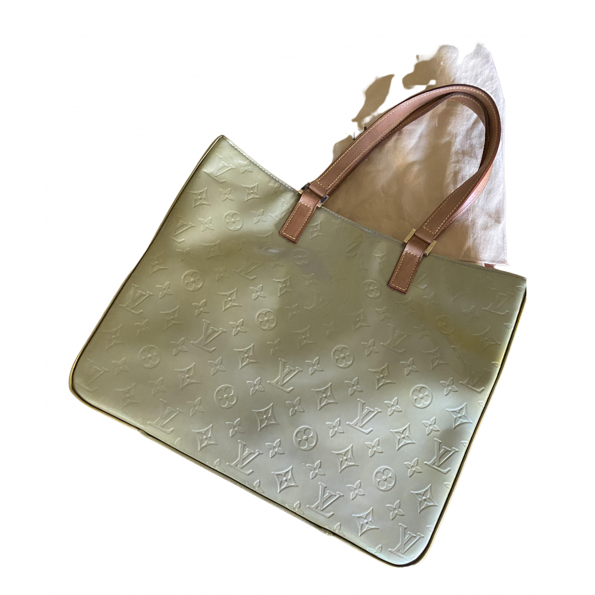green patent leather purse