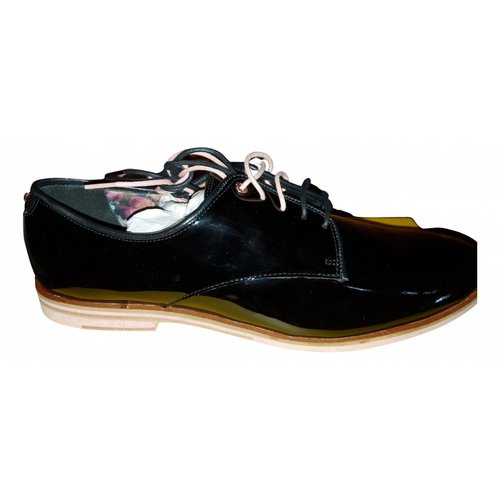 Pre-owned Ted Baker Patent Leather Lace Ups In Black