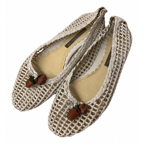Pre-owned Pollini Leather Ballet Flats In White