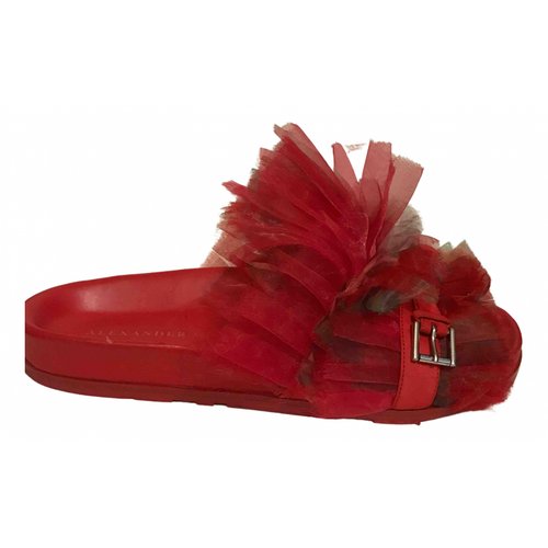 Pre-owned Alexander Mcqueen Leather Mules In Red